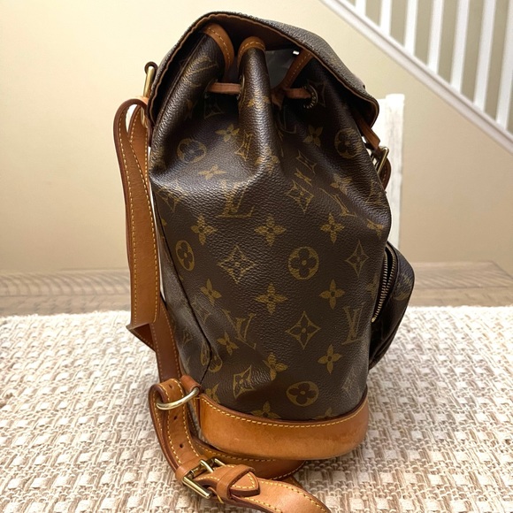 Backpack - Picture 5 of 12